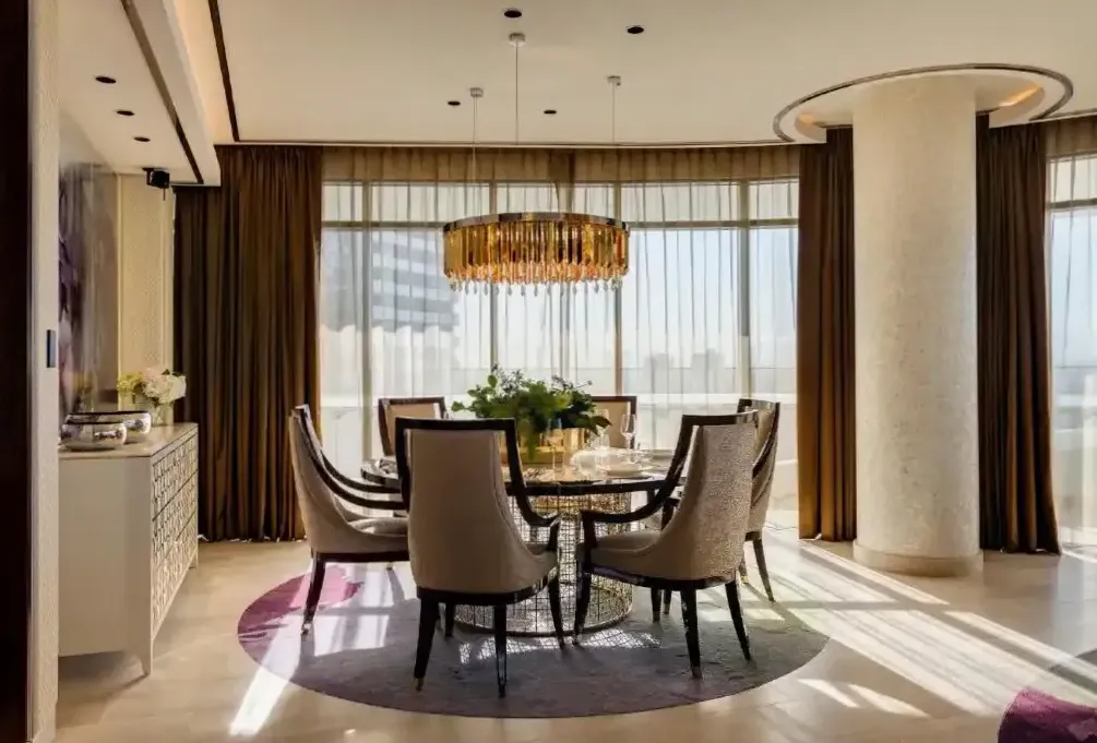 Salon play on the Gold Coast
